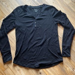Black time and tru thermal undershirt medium